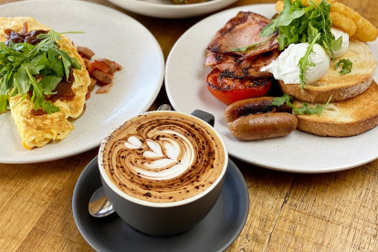 5 Day Corporate Cafe for Sale City Fringe
