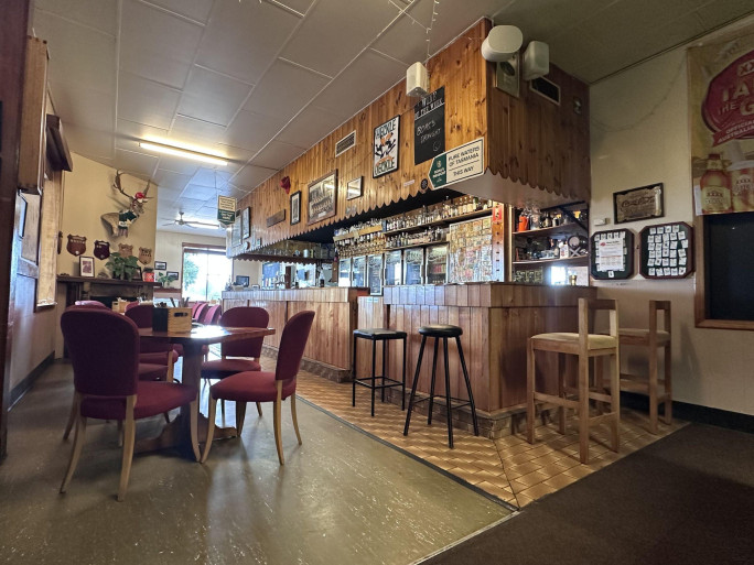 FHGC Bischoff Hotel  for Sale Waratah